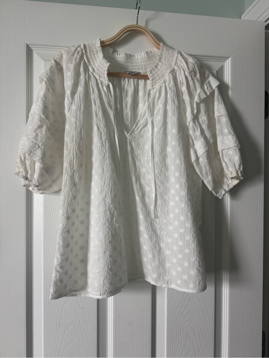 Rails Tops - Rails 100% Cotton Women’s White Eyelet Embroidered Top with Ruffle Sleeves - M